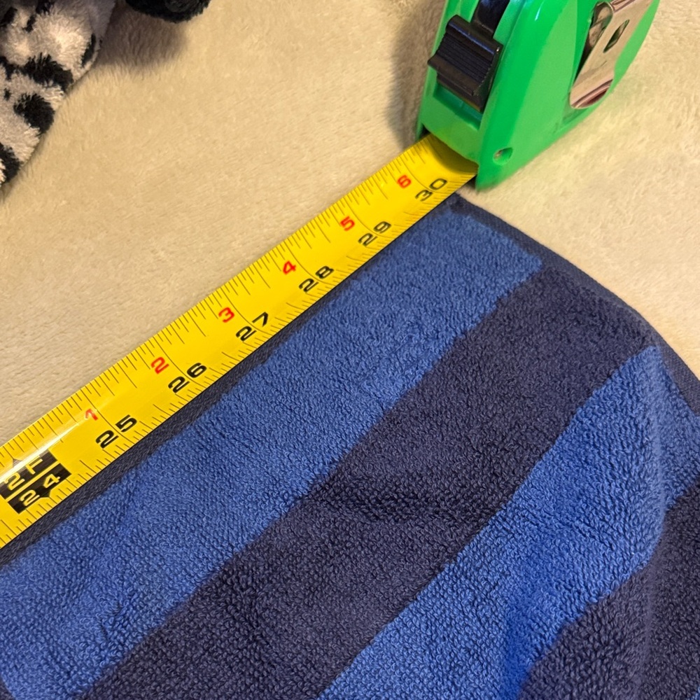 Lacoste Blue Towel Set with Logo - Picture 4 of 5